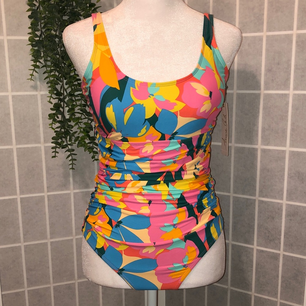 NEW ANNE COLE One Piece Swimsuit in a Multicolored Tropical Design, Size 10